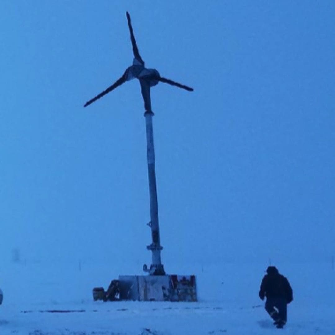Mid Hinged Pole on Quick Base in Artic