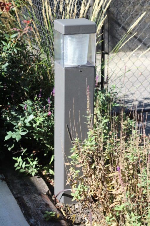 square-bollard-light-type-garden-4